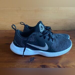 Nike Women's Flex Experience Run 10, Black, Running Sneakers, Size 7.5 US - EUC